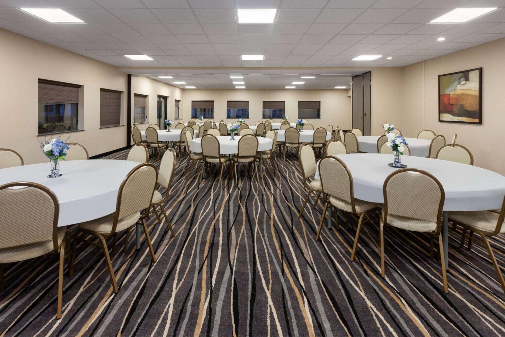 Super 8 By Wyndham Copley Akron Luaran gambar