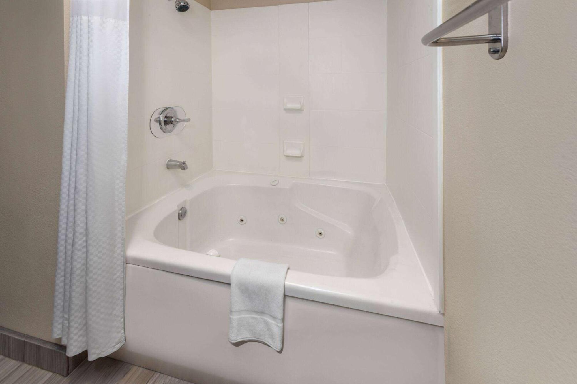 Super 8 By Wyndham Copley Akron Luaran gambar